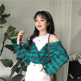 Áo sơ mi rớt vai cực phong cách