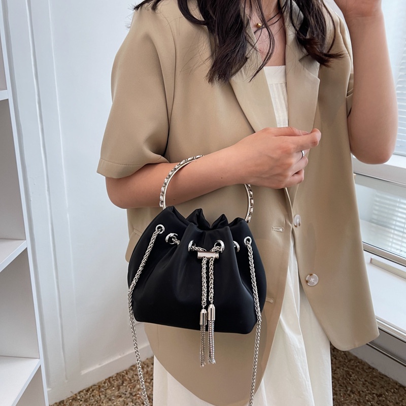 Túi đeo chéo JASMIN NOIR da PU đính đá phối dây xích thời trang cho nữ