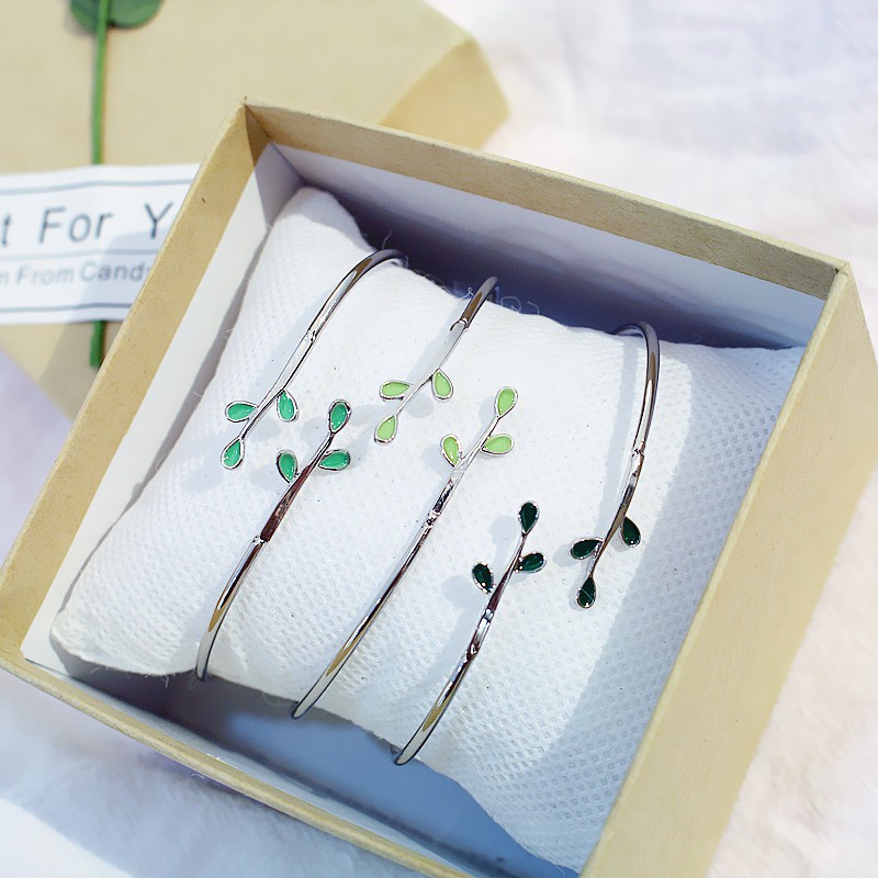 Vòng tay họa tiết dây lá cây đơn giản xinh xắn