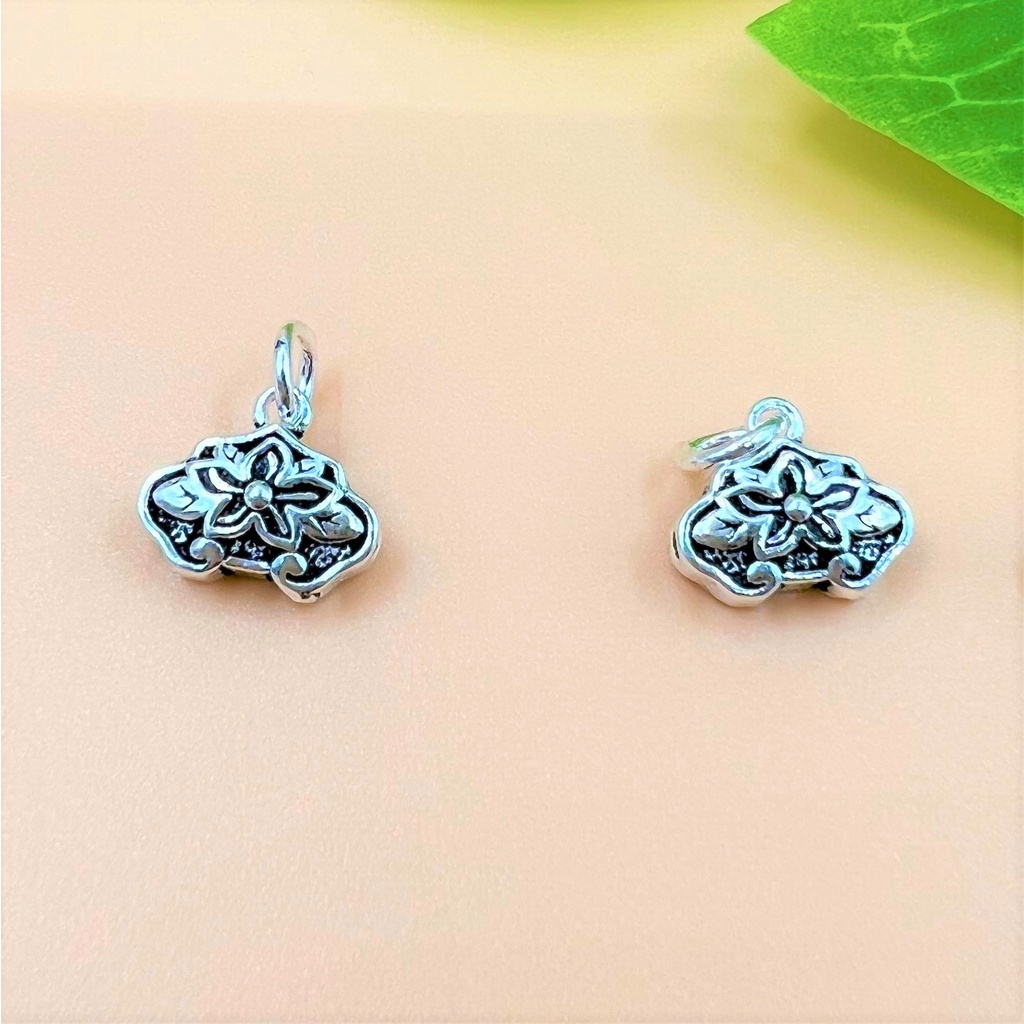 Charm móc treo túi tiền hoa văn bạc thái - Charm Bạc 925 - Mã CA865