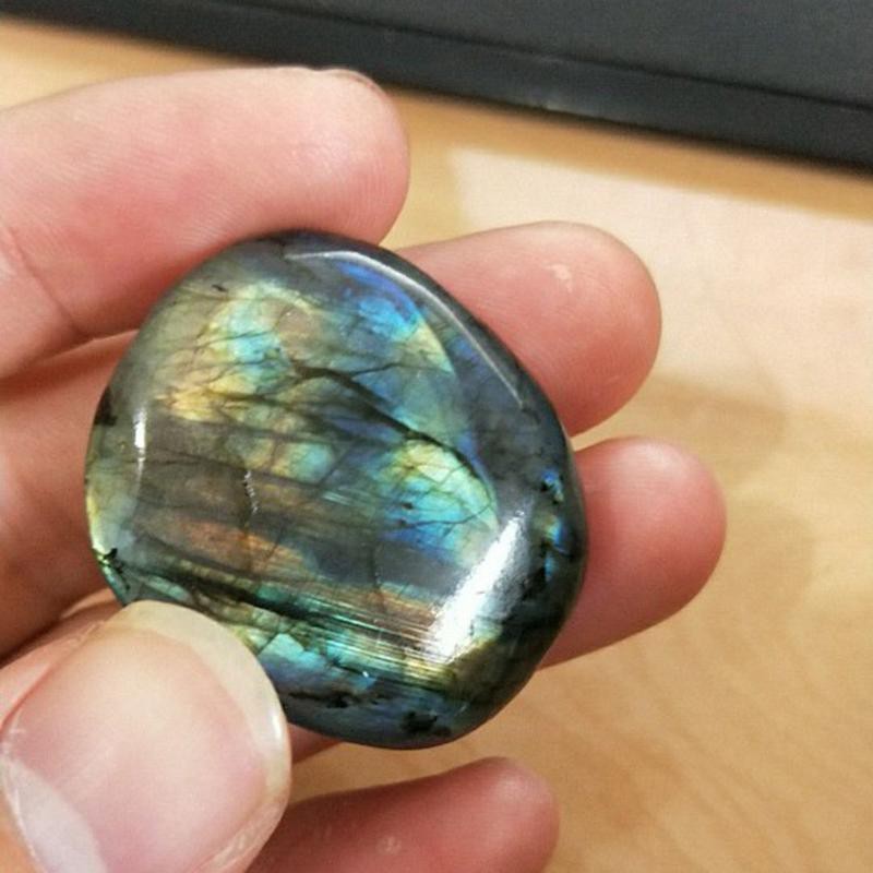 Đá thạch anh labradorite trang trí sang trọng độc đáo