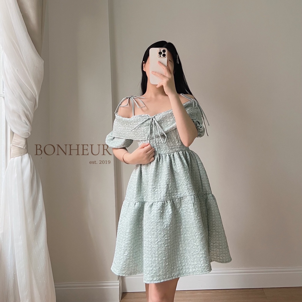 [Mã FAMARAL1 giảm 10K đơn 50K] Váy trễ vai đầm 2 dây buộc tay bồng 3 tầng chất gấm xốp cao cấp Mia Dress | BigBuy360 - bigbuy360.vn