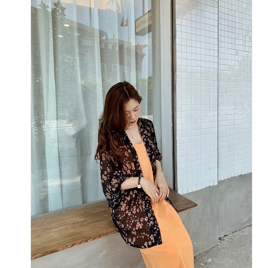 Áo khoác kimono hoa đào nâu nền đen | BigBuy360 - bigbuy360.vn
