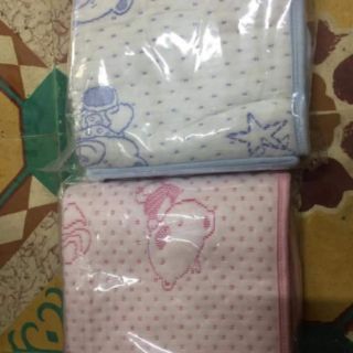 Chiếu lụa điều hòa kèm gối cho bé