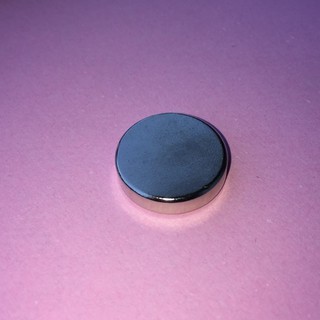 Nam châm tròn 20x5mm Neodymium Ndfeb