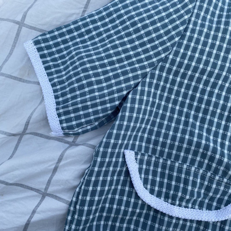 [SẴN] Áo kẻ sọc croptop 2 khuy cổ V vintage sang chảnh mát mẻ (ảnh thật ở cuối) | BigBuy360 - bigbuy360.vn