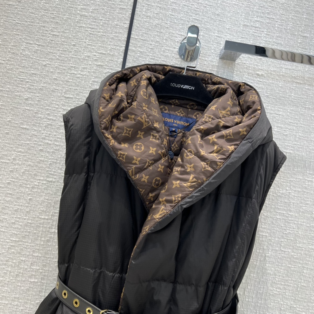 Áo khoác nữ thời trang cao cấp Louis Vuitton LV thiết kế thời thượng, màu sắc cổ điển, trang nhã