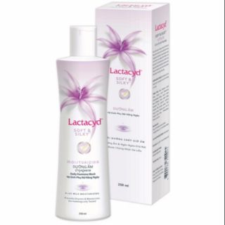 Dung dịch vệ sinh phụ nữ lactacyd soft & silky
