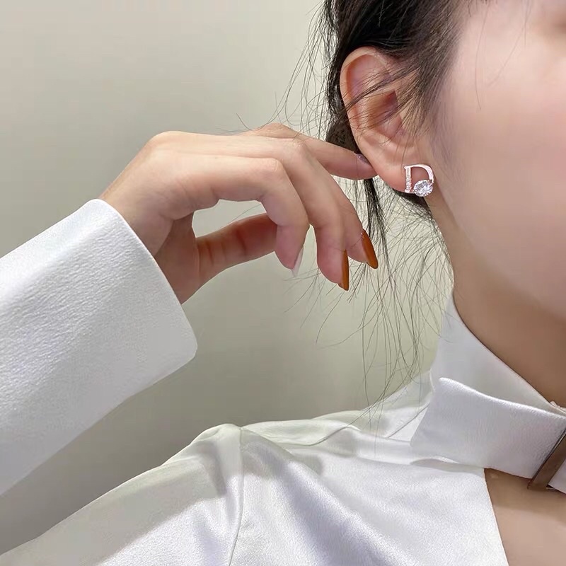 Khuyên tai nữ mạ vàng đính đá chữ lấp lánh H32
