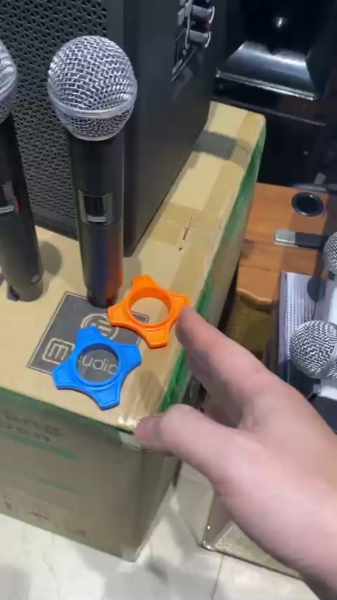 Micro đa năng dùng cho mọi loại loa sóng UHF và Pin sạc được | BigBuy360 - bigbuy360.vn