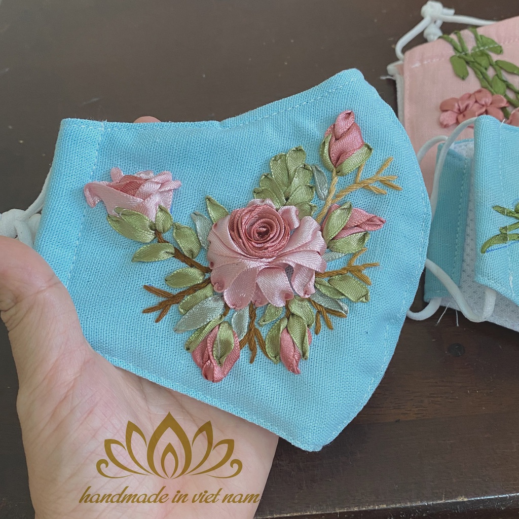 Khẩu trang thêu hoa ruy băng siêu độc, có nẹp mũi