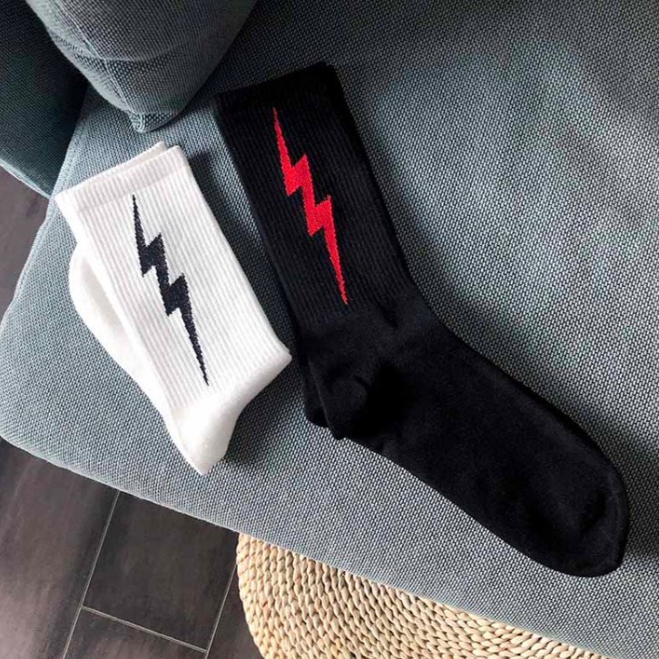 Giá Bán Sỉ Vớ Thể Thao Vừa Vặn Màu Sắc Tương Phản Phong Cách Sấm Sét Cá Tính Dễ Phối Đồ Phong Cách ins Dành Cho