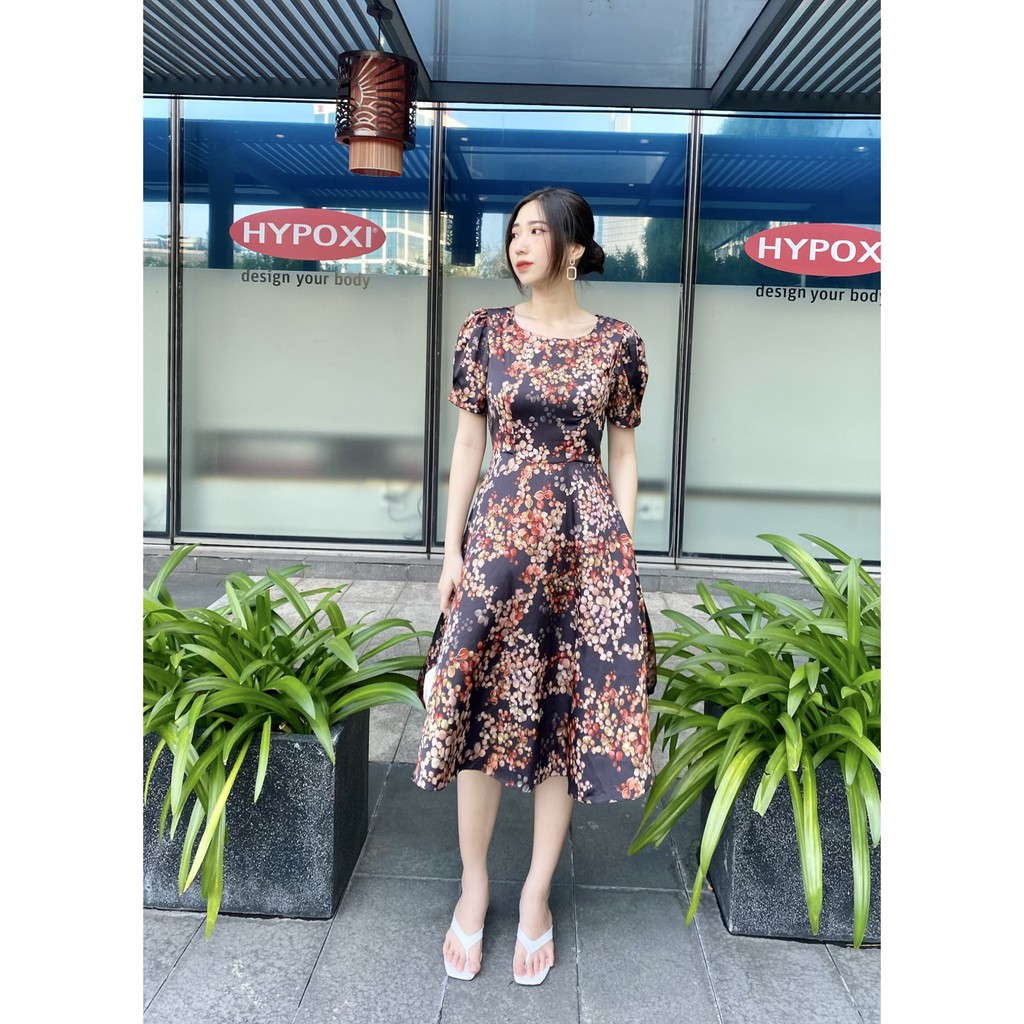 váy đầm nữ thời trang thiết kế cổ tròn