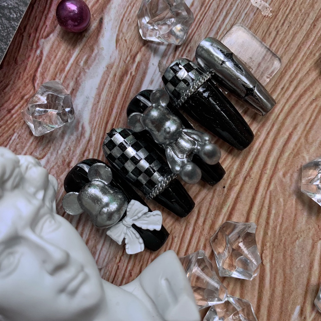 Nailbox - nail box - móng úp thiết kế  GẤU BEARBRICK kèm dũa và keo lẫn quà tặng kèm (ảnh thật)