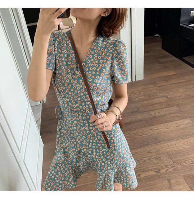 Đầm hoa nhí xanh chéo ngực bèo tà