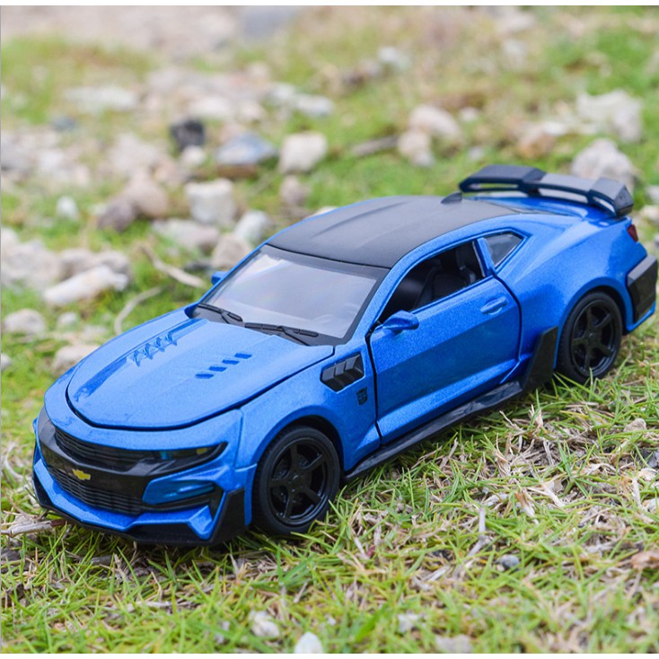 Mô hình xe ô tô Chevrolet camaro 1:32 bằng kim loại - Xe chạy cót mở được cửa có âm thanh và đèn