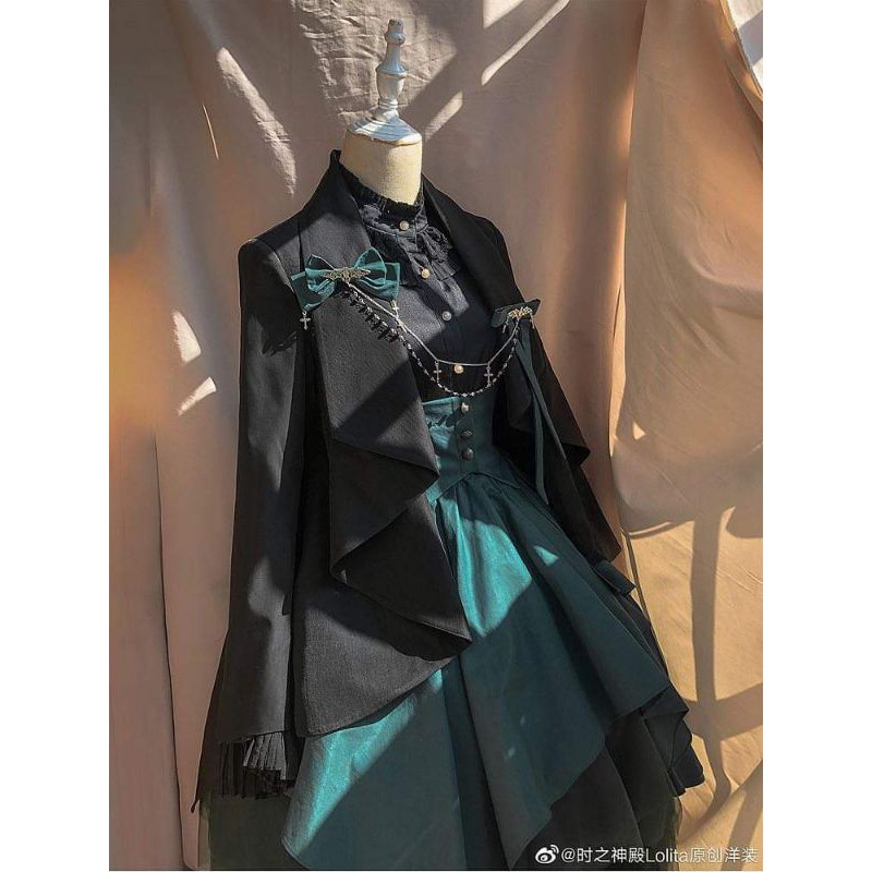 Đầm Cosplay  và khoác