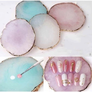 Đá pha màu và chụp ảnh mẫu móng Nail