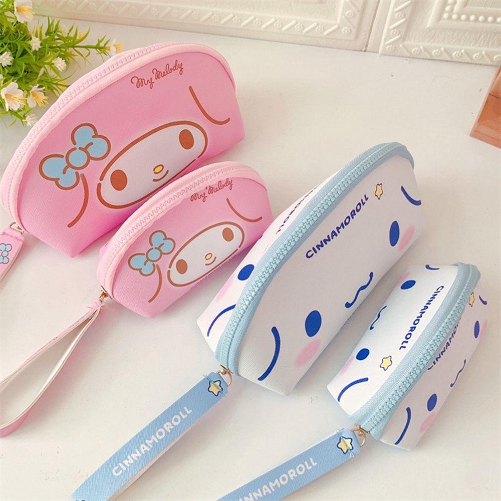 Túi Đựng Mỹ Phẩm Bằng PU Họa Tiết Hoạt Hình Melody Kèm Dây Đeo Tay Tiện Dụng Mang Theo Du Lịch