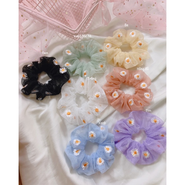 Cột tóc scrunchies hoa cúc thêu