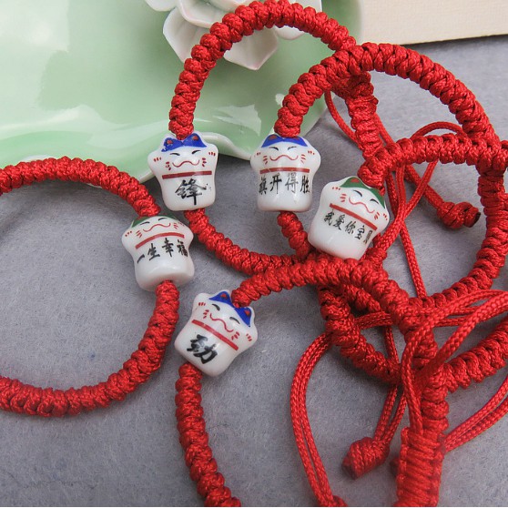 Vòng Tay EBI Gốm Mèo May Mắn Maneki Neko Dây Rút Đỏ Tùy Chỉnh Độ Rộng