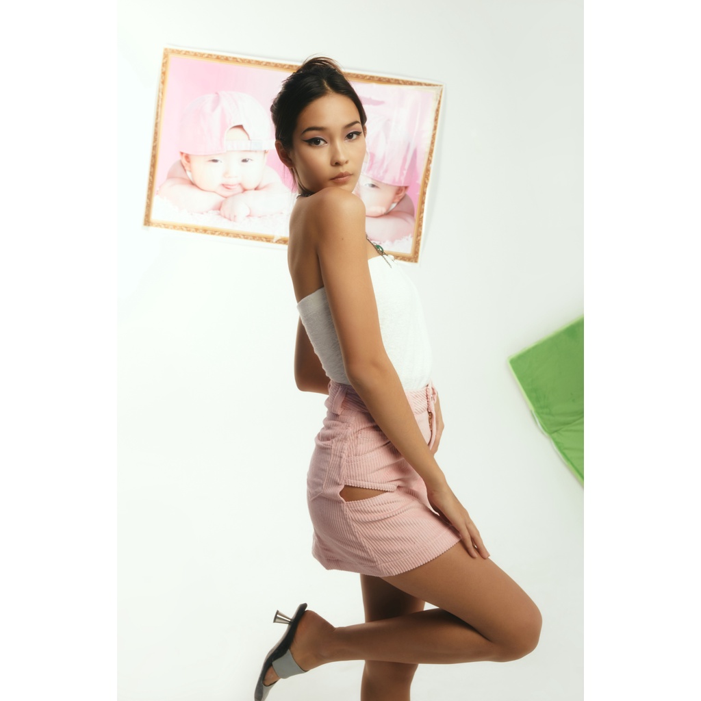 BANG BANG SKIRT - váy hồng cutout chất liệu nhung tăm