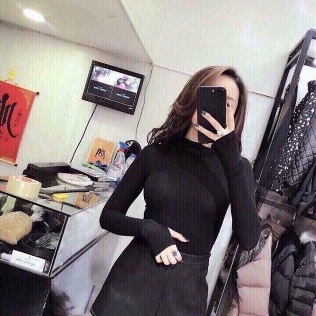 Áo thun dài tay xỏ ngón