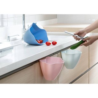 Sọt rác treo tủ
