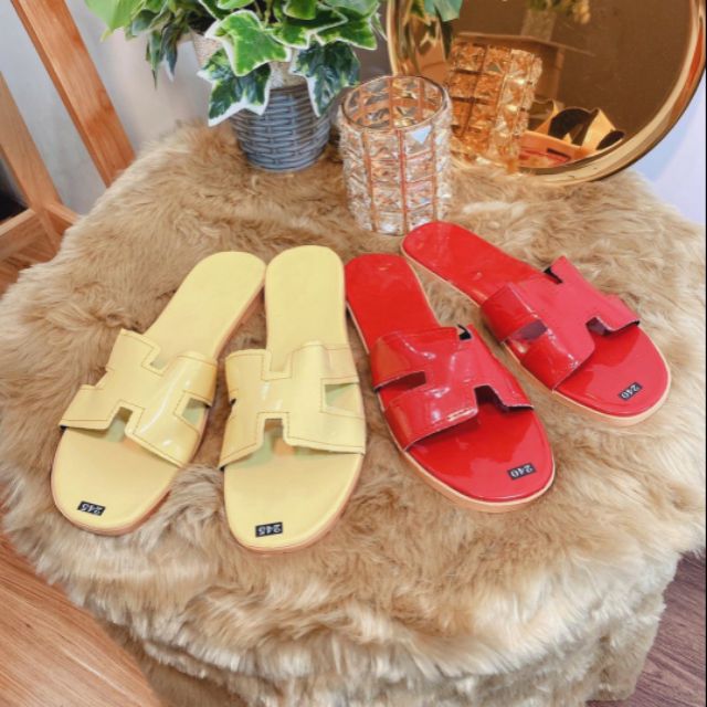 Dép bảng chữ H nữ