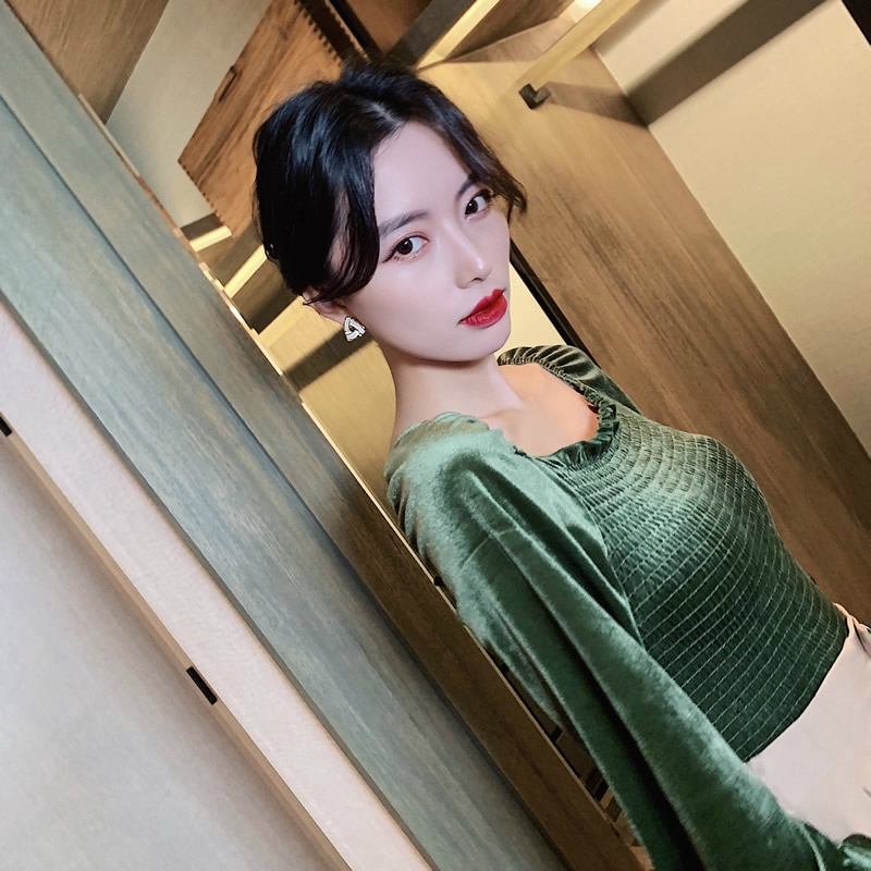 Bông Tai Hình Tam Giác Màu Trắng Phong Cách vintage Thanh Lịch Cho Nữ