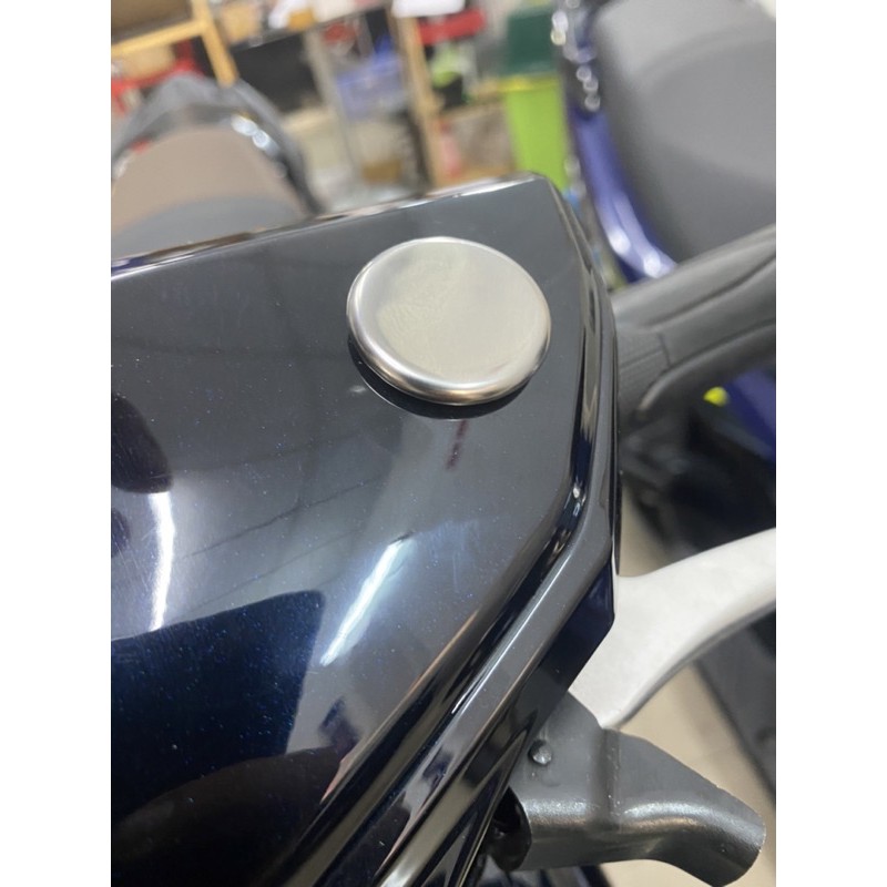 Cao su chụp chân kiếng