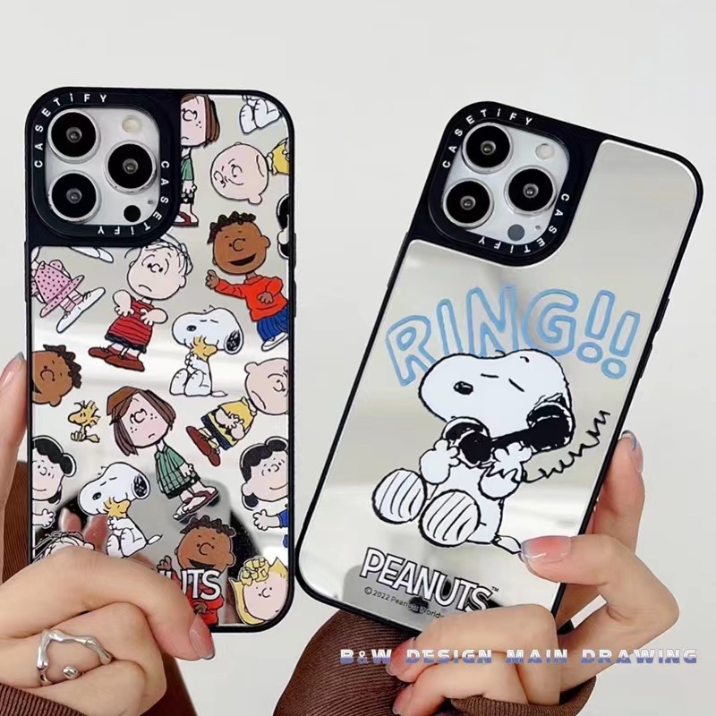 Ốp Điện Thoại Acrylic Cứng Tráng Gương Hình Snoopy Và Những Người Bạn Dễ Thương Cho iPhone 13 12 11 Pro MAX XR IX XS MAX 7 8 Plus