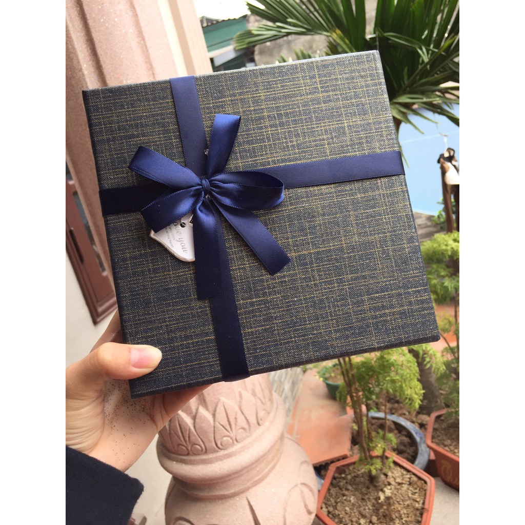 Hộp quà hình vuông loại 18cm siêu đẹp [ảnh thật] (SHOP VỀ THÊM MÀU MỚI Ạ) | BigBuy360 - bigbuy360.vn