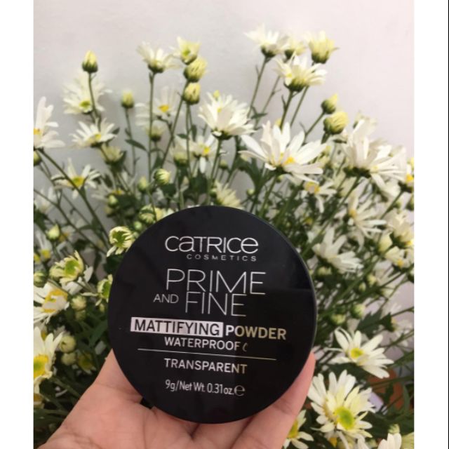 Phấn phủ dạng nén Catrice cosmetics  Prime and Fine.