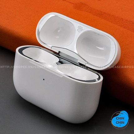 Miếng Dán Kim Loại Nam Châm Chống Bụi Bảo Vệ Tai Nghe AirPods Pro Hình Siêu Nhân Marvel - Phụ Kiện Chin Chin