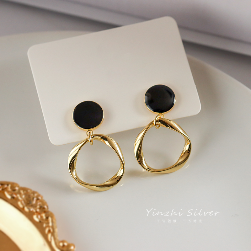 Ladies Fashion Luxury Silver Earrings Black Circle Fashion Creative Earrings