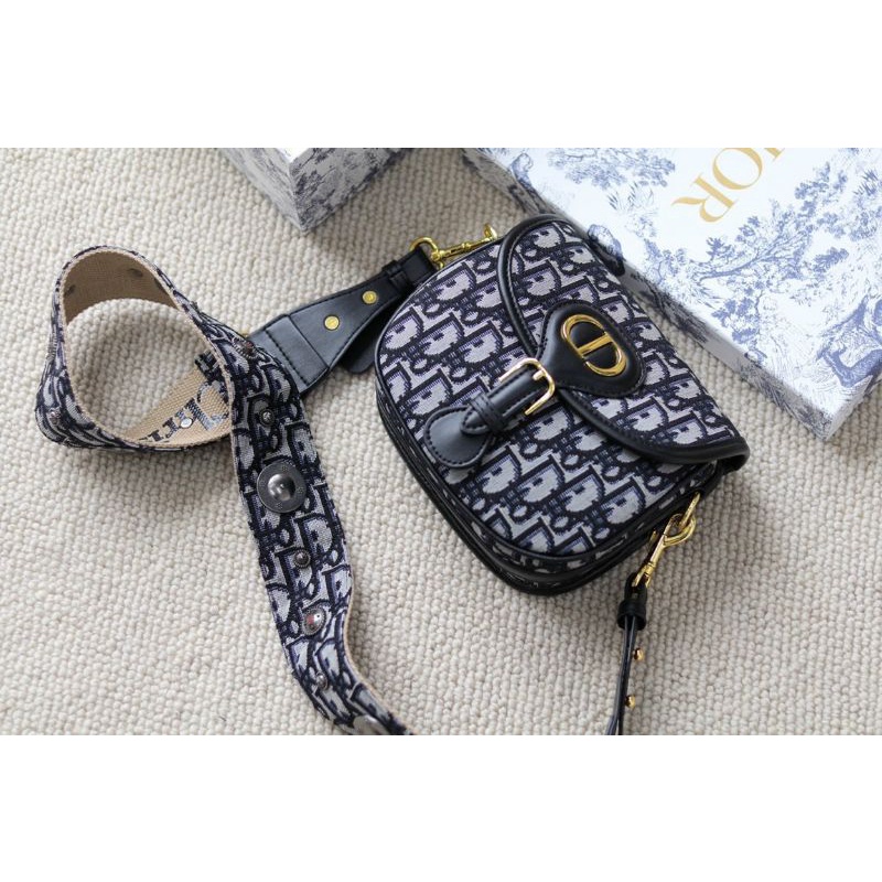 Túi xách Dr Bobby.