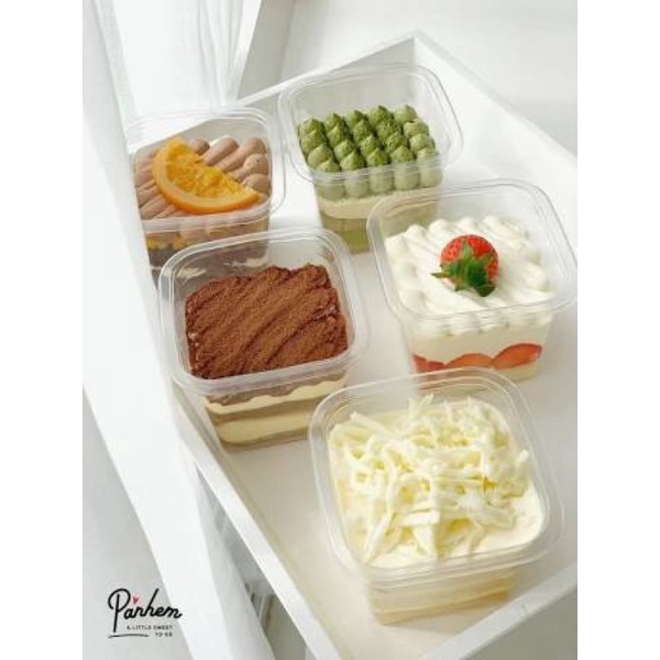 Hộp nhựa vuông Tiramisu (10 cái)