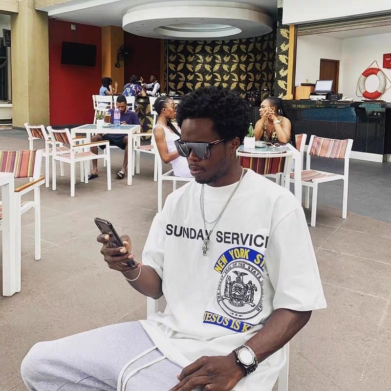 Áo Thun Tay Ngắn In Chữ JESUS IS KING Phong Cách Đường Phố Cho Nam Và Nữ