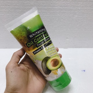 Sữa rữa mặt vitamin E tinh chất bơ THÁI LAN