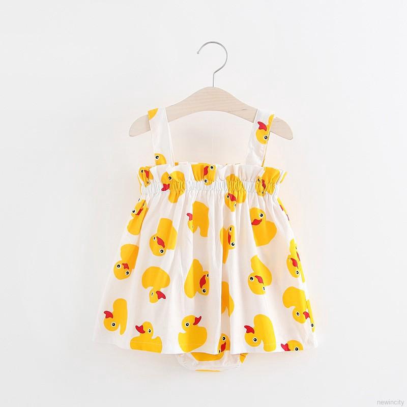 Bộ quần áo gồm 2 món áo không tay hình vịt vàng dễ thương + quần cho bé gái