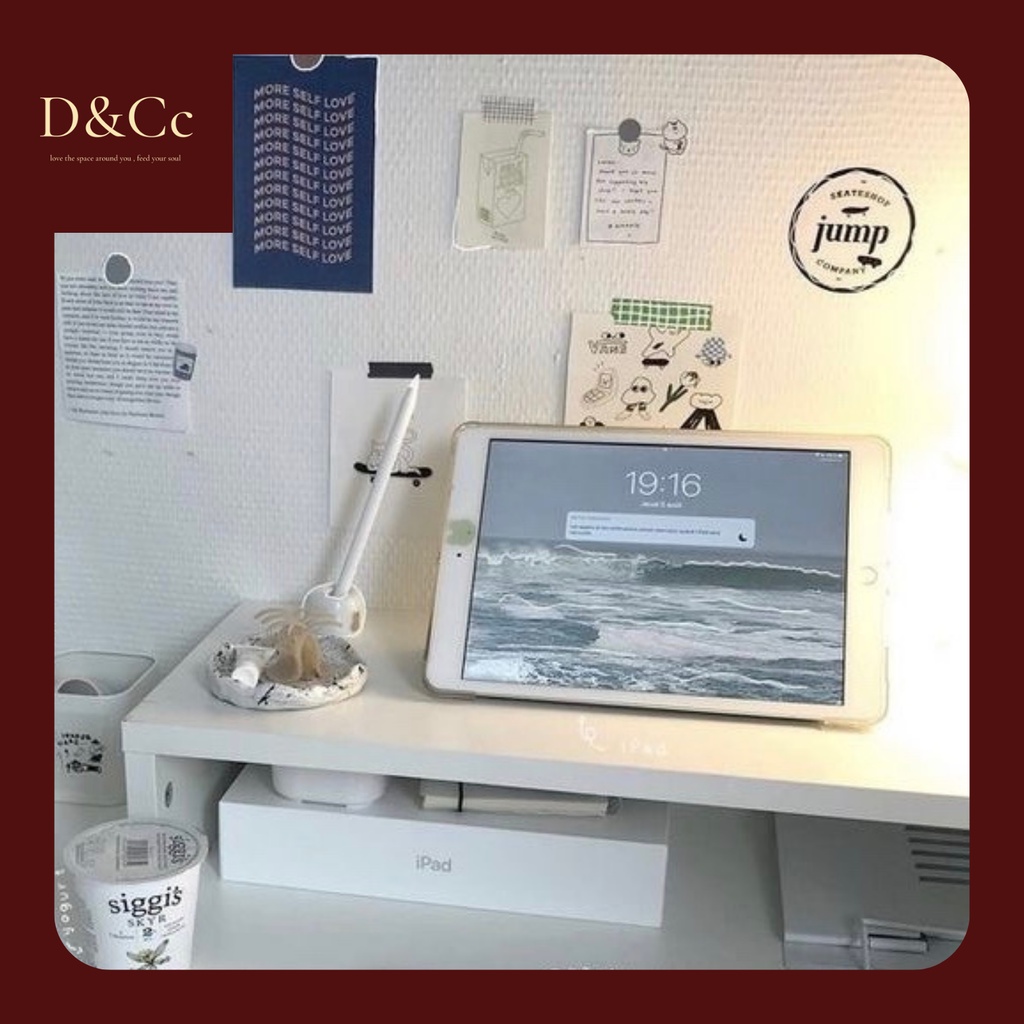 KỆ gỗ để máy tính, giá đỡ máy tính/laptop để bàn, chất liệu gỗ MDF, màu trắng, decor bàn học/bàn làm việc đa năng - D&Cc