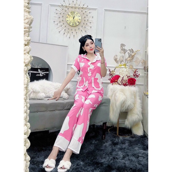 ĐỒ BỘ LỤA TAY BO NGẮN QUẦN DÀI HOẠ TIẾT BÒ SỮA XINH