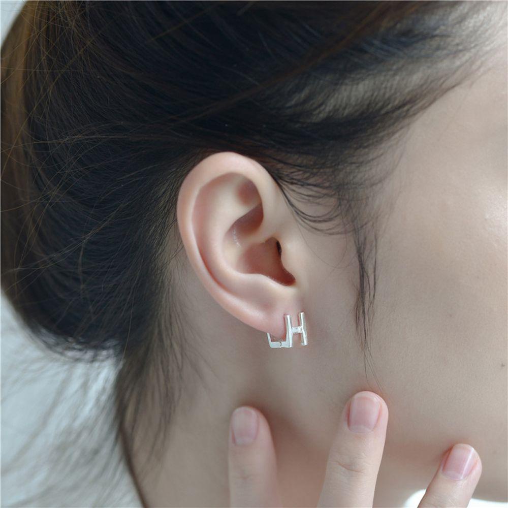 Bông Tai Chữ H BLISS Thời Trang Dành Cho Nữ|Bông Tai Hình Tròn In Chữ Nhiều Màu Sắc Thời Trang Cho Nữ