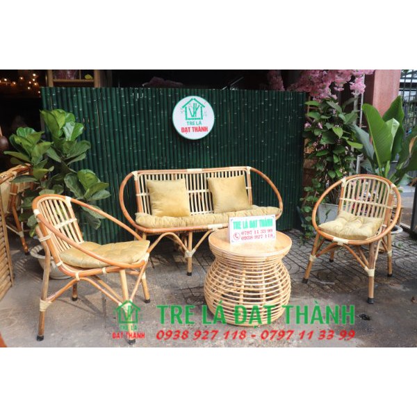 Set bàn ghế mây cho quán cafe thêm ấm cúng 1 ghế băng mây, 2 ghế đơn mây và 1 bàn mây