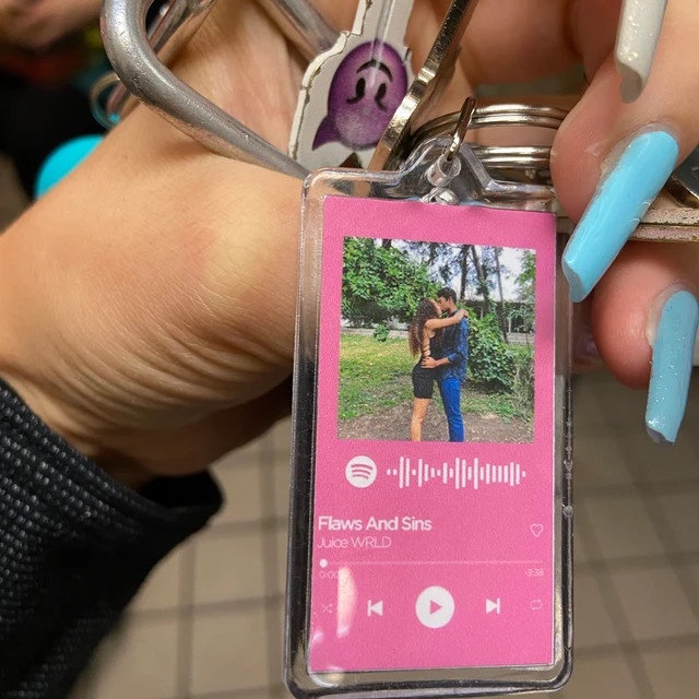 Móc khóa handmade bài hát Spotify theo yêu cầu