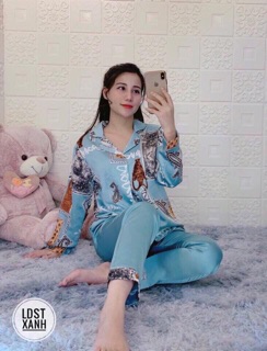Bộ pizama lụa hoạ tiết