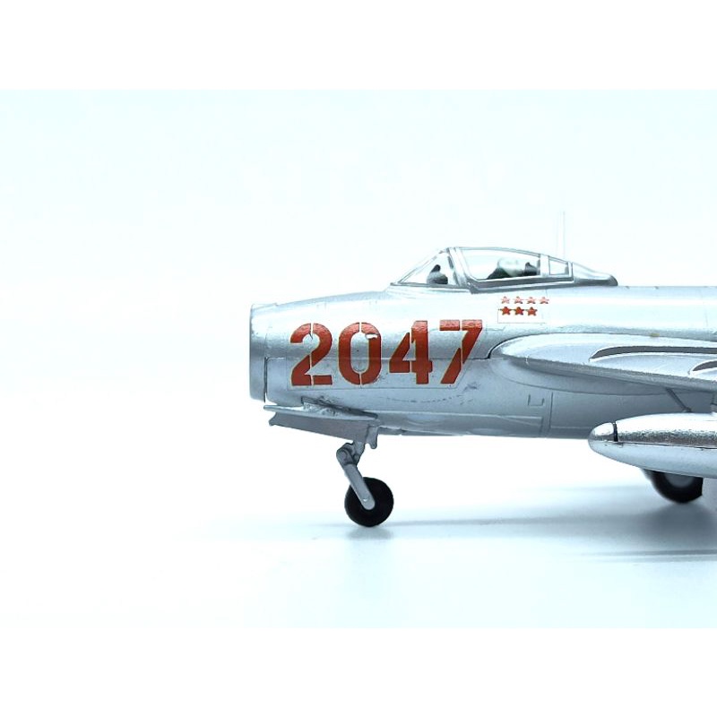 Mô hình máy bay Mig 17 KQVN