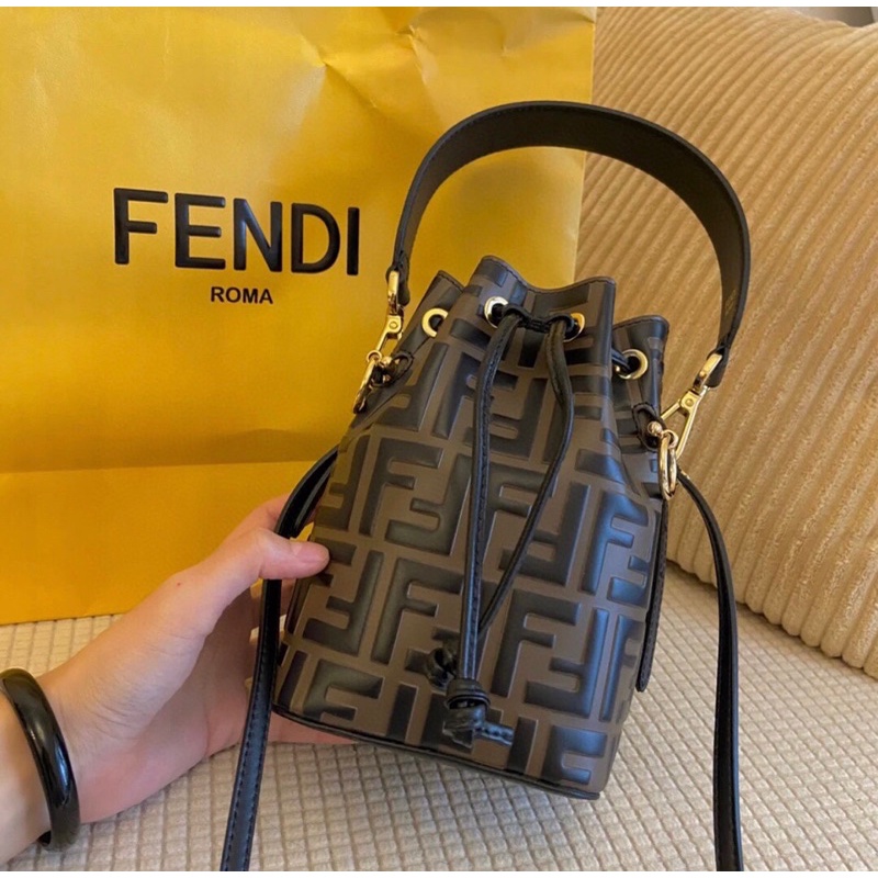 Túi xách đeo chéo nữ thương hiệu thời trang cao cấp Fendi FD mẫu mới