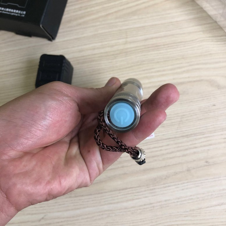 Đèn pin soi đá quý cao cấp Supfire S10 chính hãng, ánh sáng 3 màu trắng, vàng, tím